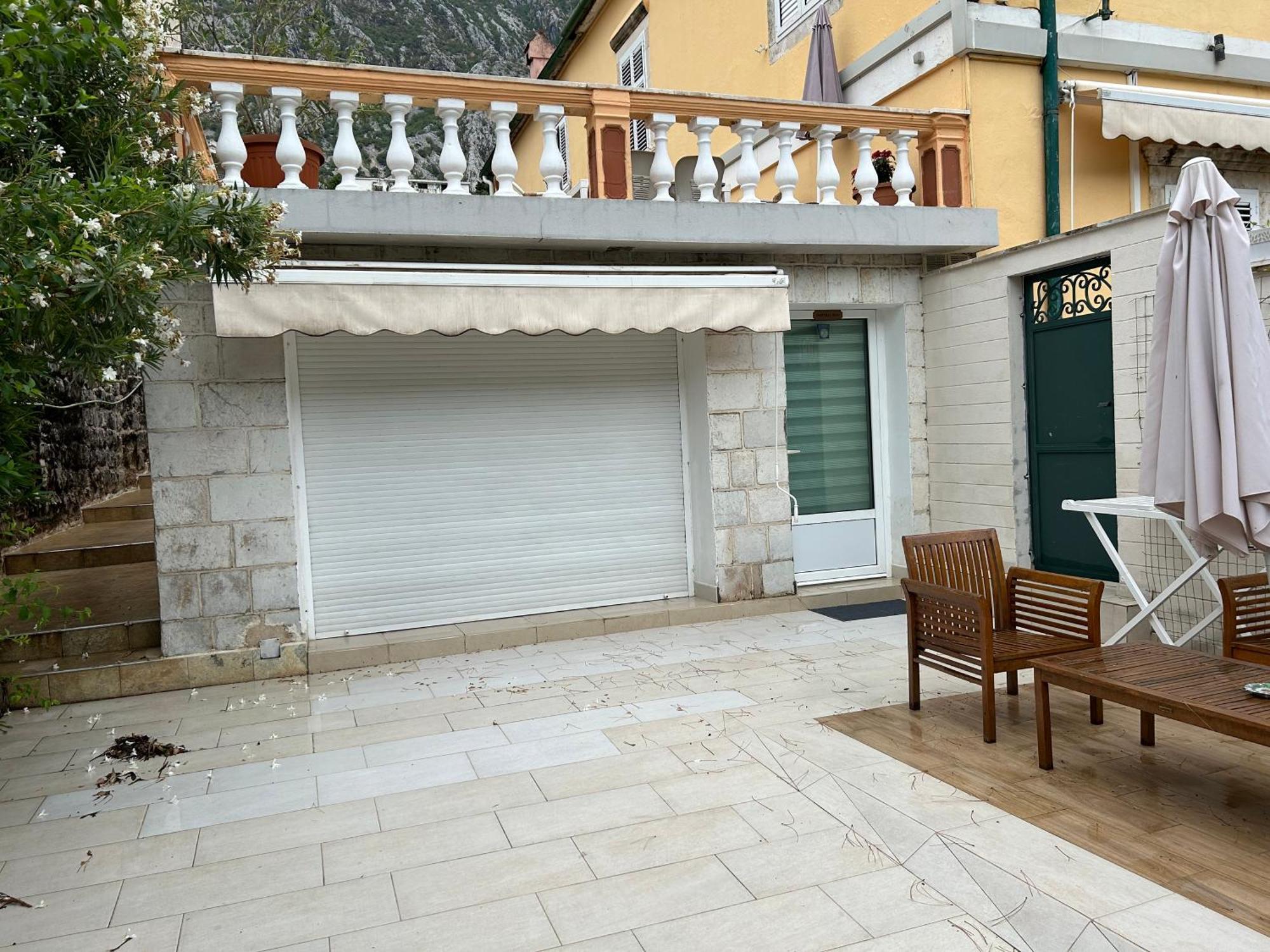 Miramare , Dobrota Seafront Apartment