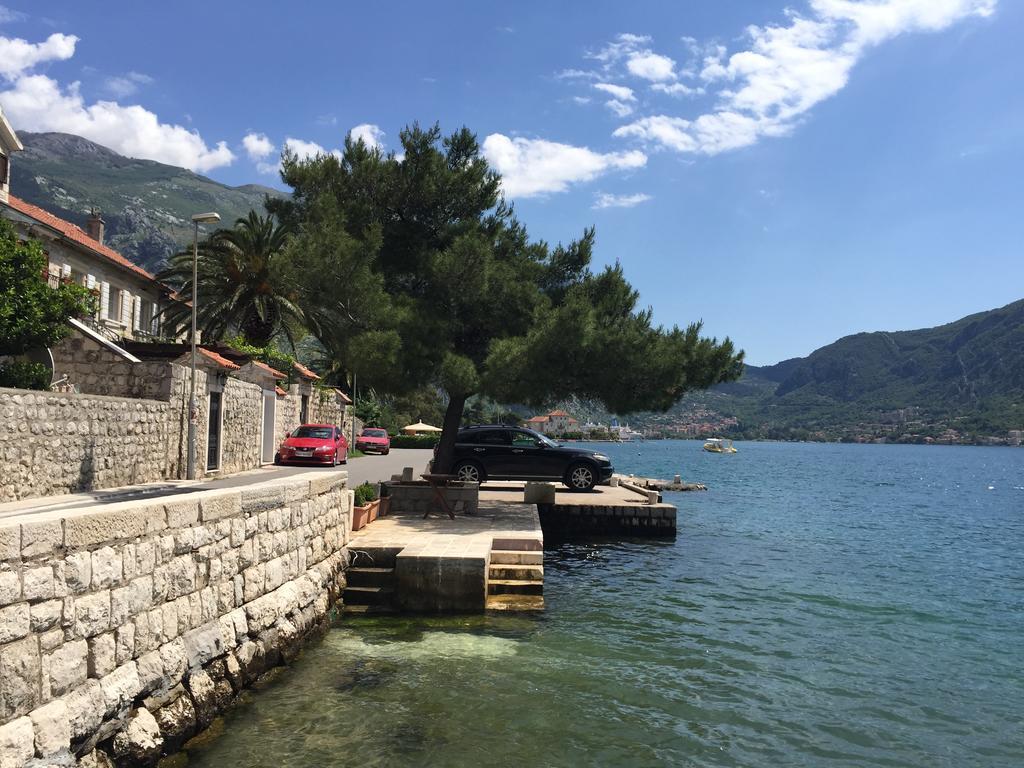 Apartment Miramare , Dobrota Seafront *