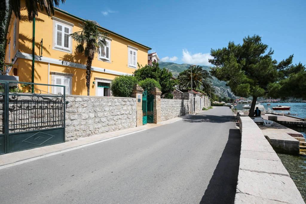 Miramare , Dobrota Seafront Kotor