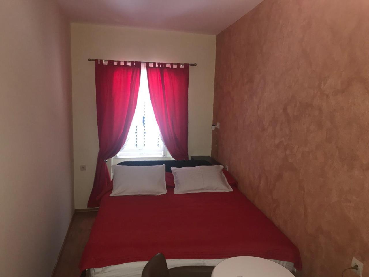 Miramare , Dobrota Seafront Apartment *