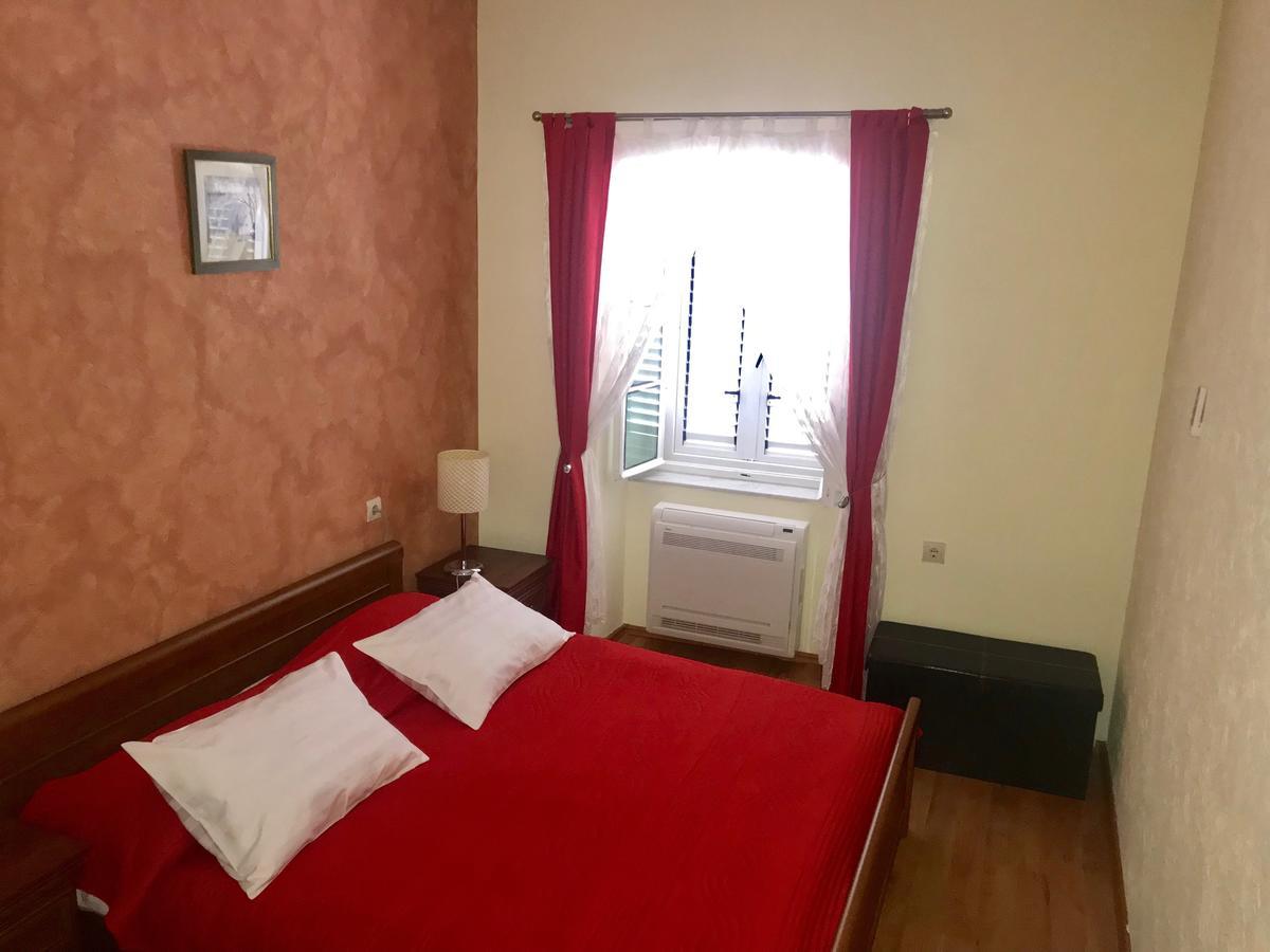 Miramare , Dobrota Seafront Apartment *