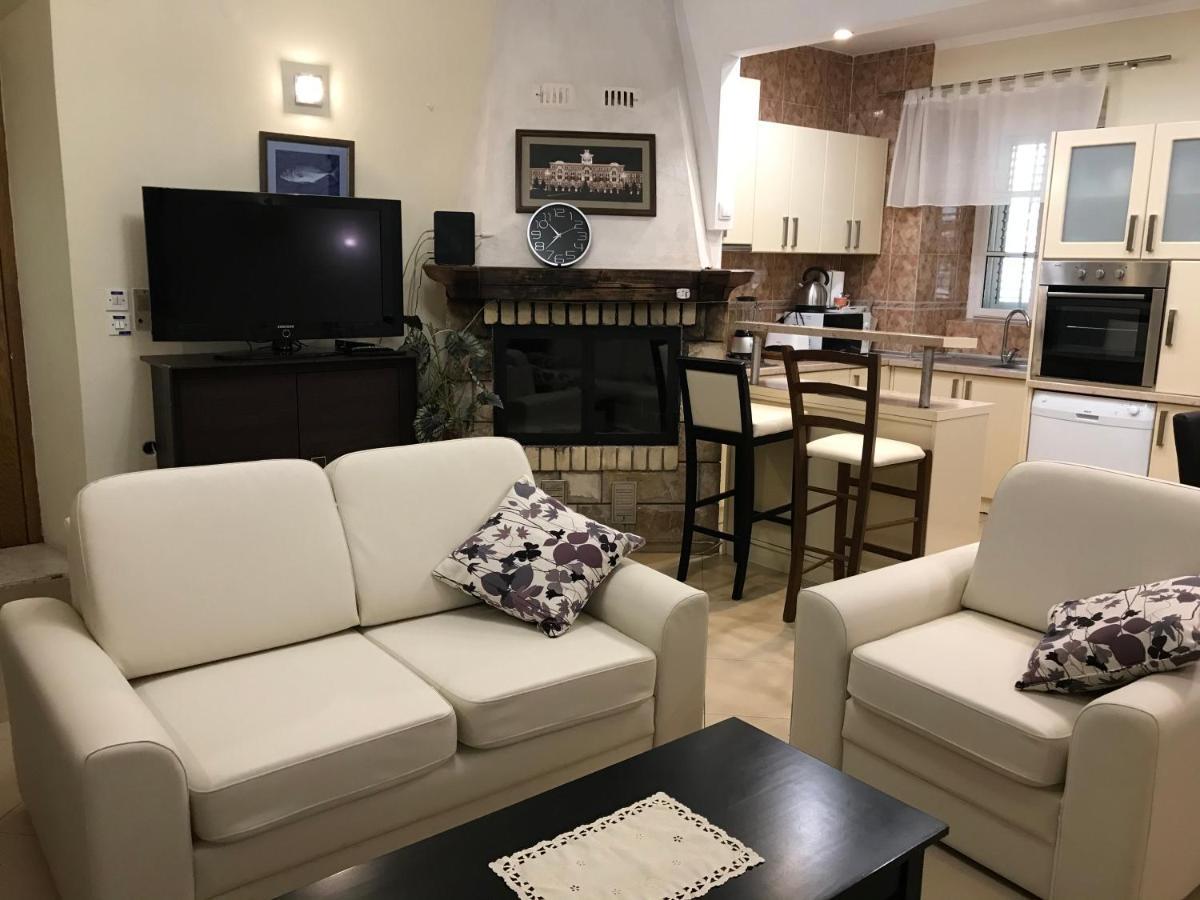 Miramare , Dobrota Seafront Apartment